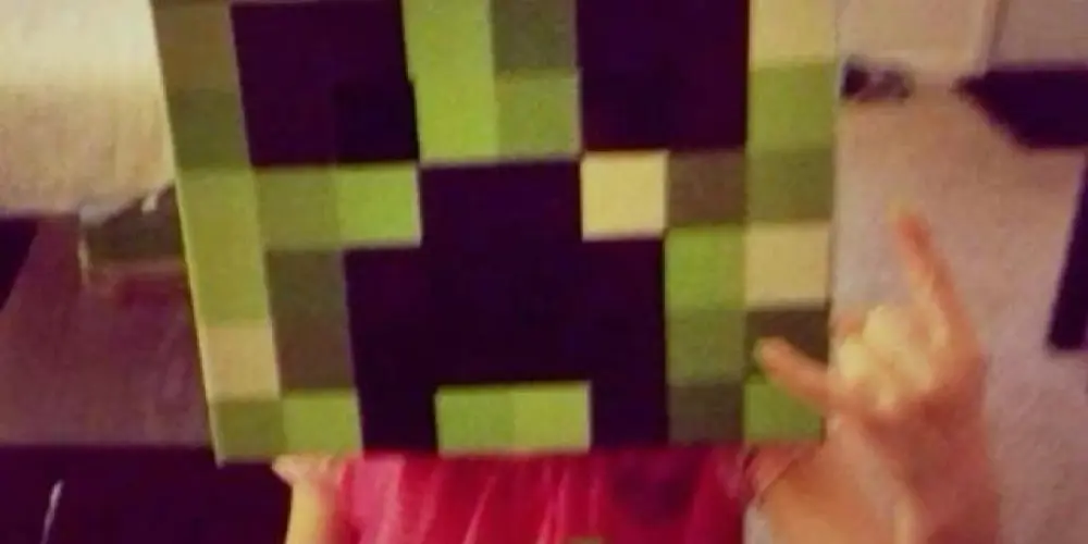 Imagem do grupo de WhatsApp 𝔐𝘦𝘭𝘢𝘯𝘤𝘰𝘭𝘪𝘤𝘴