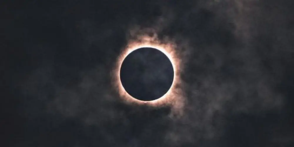 Imagem do grupo de WhatsApp 「 𝐄𝐜𝐥𝐢𝐩𝐬𝐞 𝐋𝐮𝐧𝐚𝐫 」🇧🇷 .𖥔 ݁ ˖