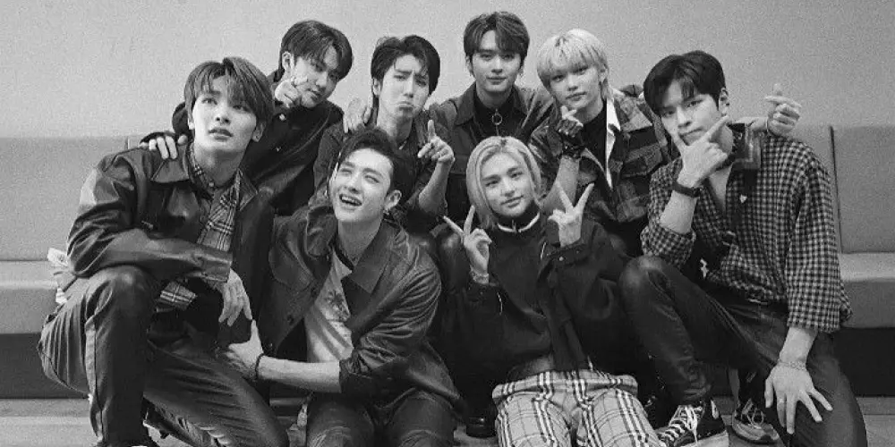 Imagem do grupo de WhatsApp 𝗦𝘁𝗿𝗮𝘆 𝗞𝗶𝗱𝘀 𝗔𝗹𝗹 𝗔𝗿𝗼𝘂𝗻𝗱 𝗧𝗵𝗲 𝗪𝗼𝗿𝗹𝗱