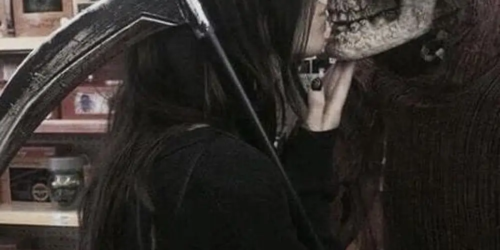 Imagem do grupo de WhatsApp 𝖇𝖗𝖔𝖐𝖊𝖓 𝖍𝖊𝖆𝖗𝖙𝖘 💔