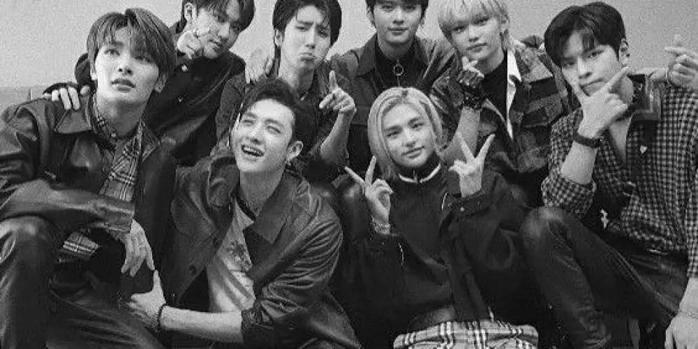 Imagem do grupo de WhatsApp 𝗦𝘁𝗿𝗮𝘆 𝗞𝗶𝗱𝘀 𝗔𝗹𝗹 𝗔𝗿𝗼𝘂𝗻𝗱 𝗧𝗵𝗲 𝗪𝗼𝗿𝗹𝗱