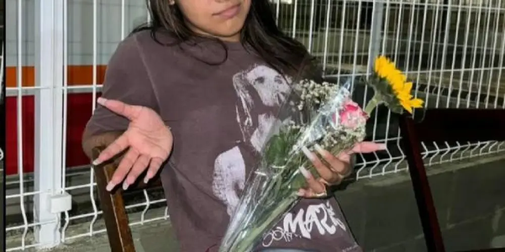 Imagem do grupo de WhatsApp 𝘣𝘰𝘯𝘥𝘦 𝘥𝘰𝘴 𝘴𝘰𝘭𝘵𝘦𝘪𝘳𝘰𝘴🤷🏻‍♀️