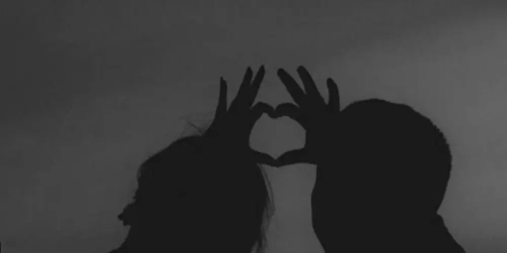 Imagem do grupo de WhatsApp ꧁𝙉𝙖𝙢𝙤𝙧𝙤? 𝙤𝙪 𝙖𝙢𝙞𝙯𝙖𝙙𝙚?꧂💜💙