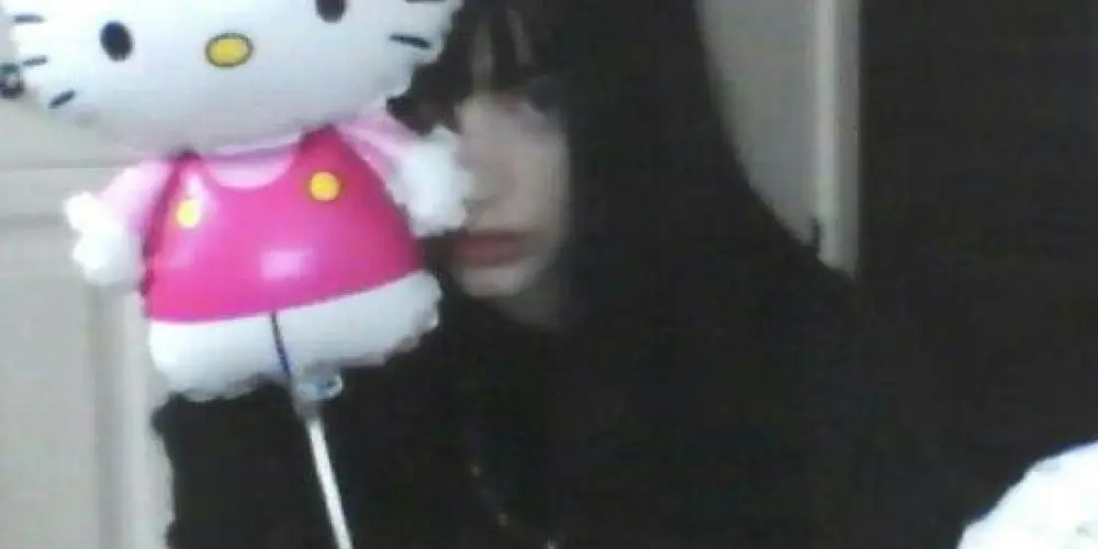 Imagem do grupo de WhatsApp 𝑯𝑬𝑳𝑳𝑶 𝑲𝑰𝑻𝑻𝒀 🌸