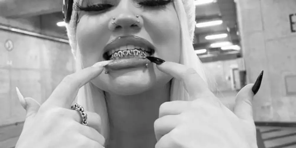 Imagem do grupo de WhatsApp ⸸ 𝐍𝐎𝐂𝐓𝐔𝐑𝐍𝐄 𝐑𝐄𝐅𝐔𝐆𝐄 ⛧