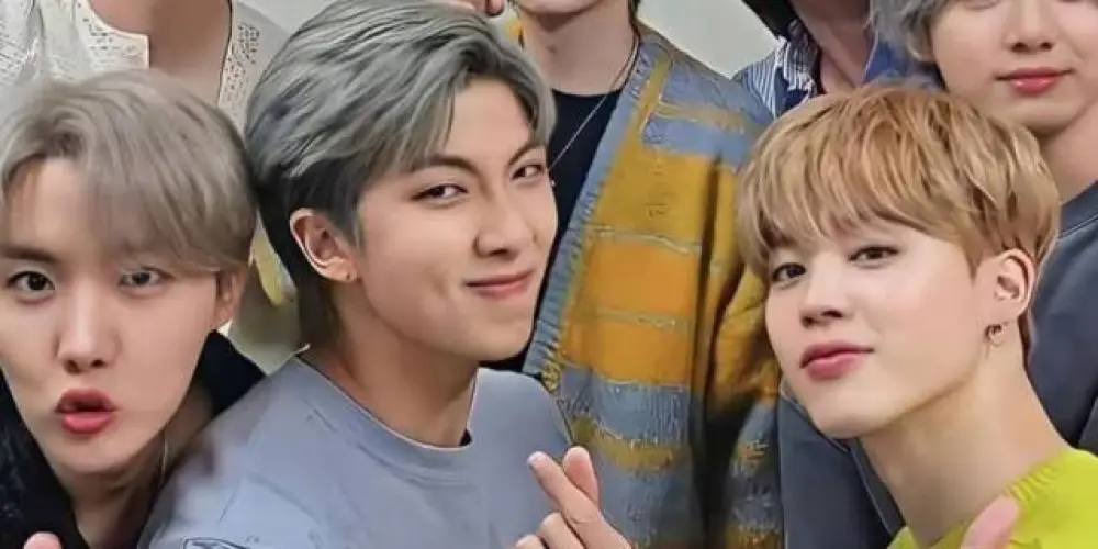 Imagem do grupo de WhatsApp 𝙳𝙸𝚅𝙰𝚂 𝙱𝙰𝙽𝙶𝚃𝙰𝙽 💜⟭⟬💜