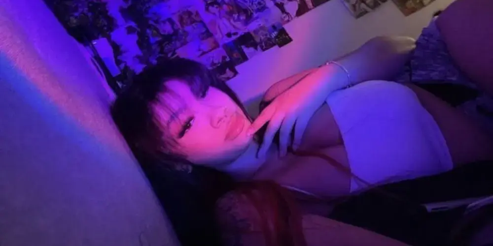 Imagem do grupo de WhatsApp 🌴 ░⃟⃛⏤͟͟͞͞𝐌𝐈𝐀𝐌𝐈💜