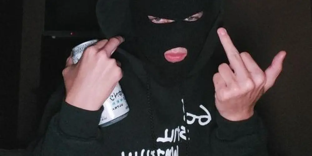 Imagem do grupo de WhatsApp 𝘾𝙧𝙖𝙯𝙮 𝘾𝙞𝙩𝙮 🤡🔫