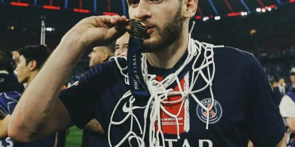 Imagem do grupo de WhatsApp 𝐋𝐈𝐆𝐔𝐄 𝐎𝐍𝐄 🏅🇫🇷