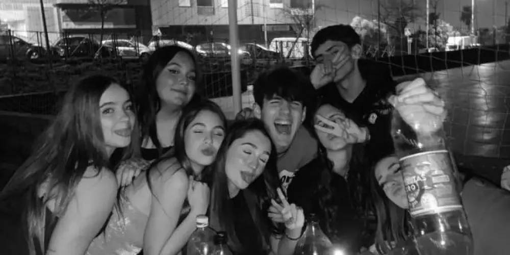 Imagem do grupo de WhatsApp 𝑬𝑳 𝑭𝑨𝑴𝑰𝑳𝑰𝑨 𝒁𝑲