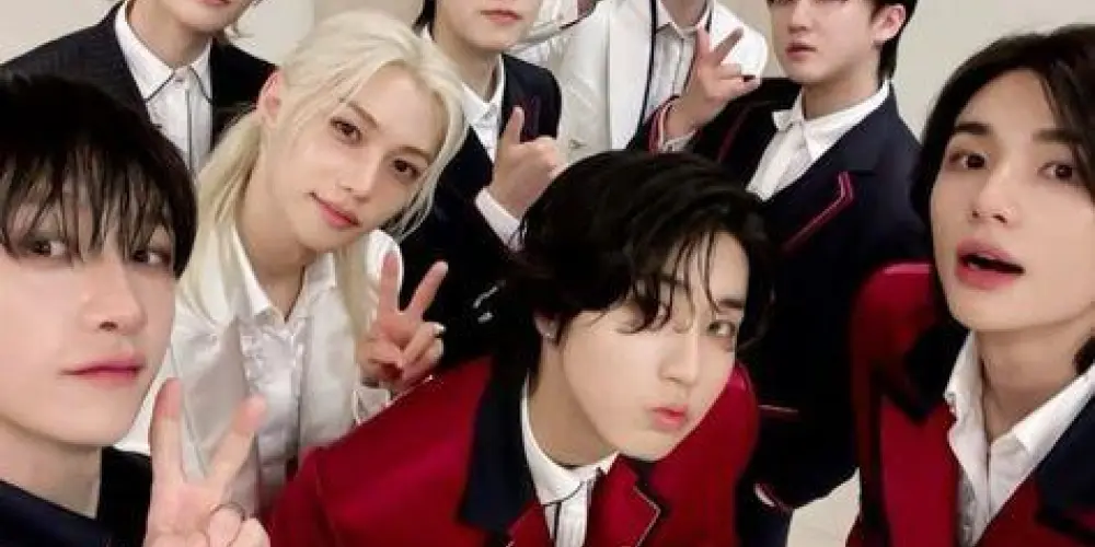 Imagem do grupo de WhatsApp ☆𝒔𝒕𝒓𝒂𝒚 𝒌𝒊𝒅𝒔☆