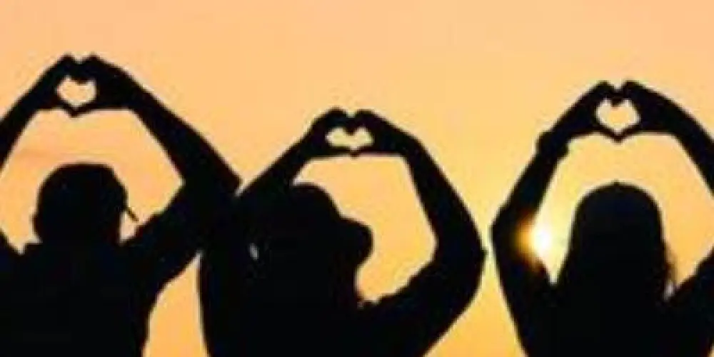 Imagem do grupo de WhatsApp 𝒂𝒎𝒊𝒛𝒂𝒅𝒆 𝒅𝒆 𝒂𝒅𝒐𝒓𝒆𝒄𝒆𝒏𝒕𝒆 💘