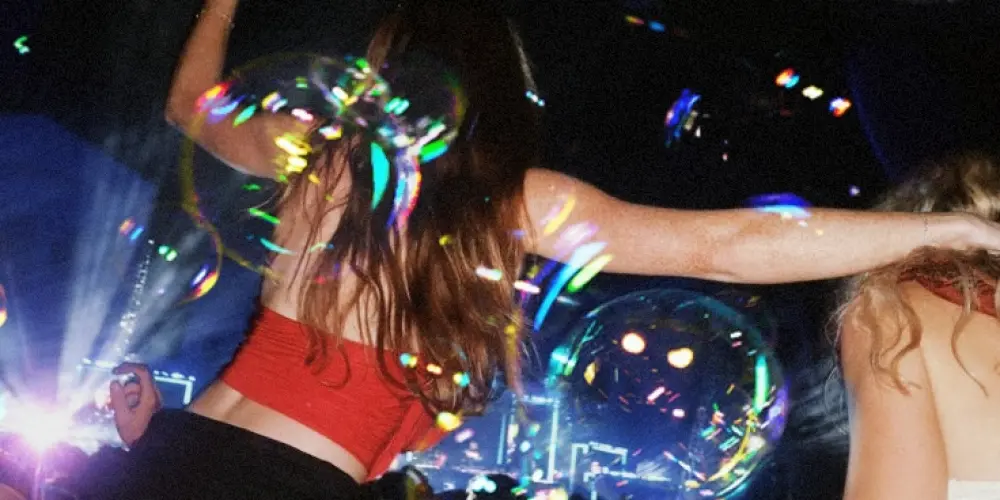 Imagem do grupo de WhatsApp 𝙉𝙄𝙂𝙃𝙏 𝘾𝙇𝙐𝘽 🌌