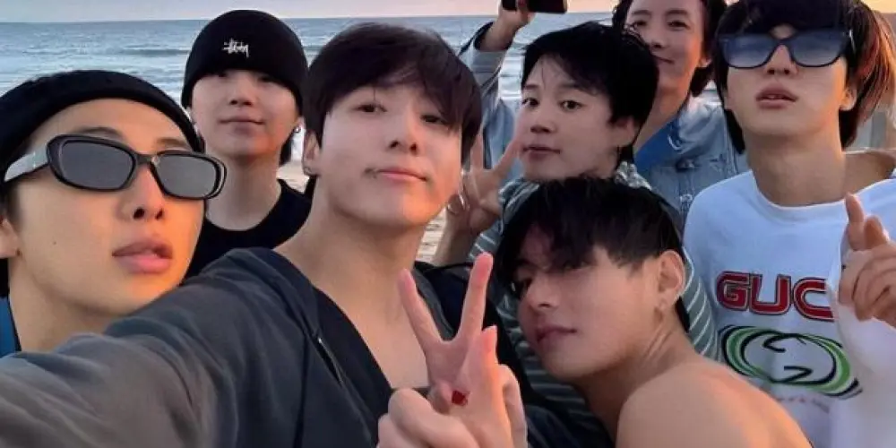 Imagem do grupo de WhatsApp 𝐀𝐑𝐌𝐘𝐎𝐓𝟕𝐅𝐎𝐑𝐄𝐕𝐄𝐑 💜💜