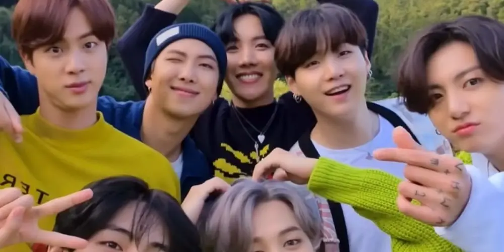 Imagem do grupo de WhatsApp 💫 𝙇𝙞𝙜𝙝𝙩𝙨 𝙤𝙛 𝘼𝙍𝙈𝙔 💫