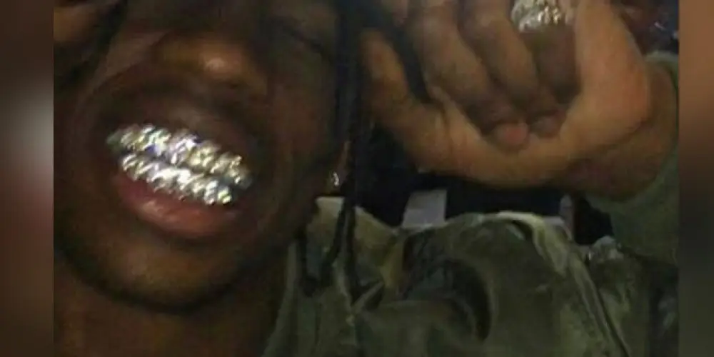 Imagem do grupo de WhatsApp 𝕱𝖆𝖒𝖎́𝖑𝖎𝖆 𝖀𝖓𝖎𝖉𝖆 (𝖘𝖔́ 𝖖𝖚𝖊 𝖓𝖆̃𝖔)