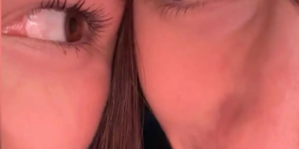 Imagem do grupo de WhatsApp 𝕣𝕠𝕞𝕒𝕟𝕔𝕖 𝕠𝕟  💝👀