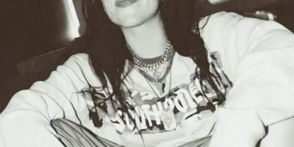 Imagem do grupo de WhatsApp -𝐏𝐨𝐩 𝐔𝐧𝐢𝐯𝐞𝐫𝐬𝐞! 🌌✨