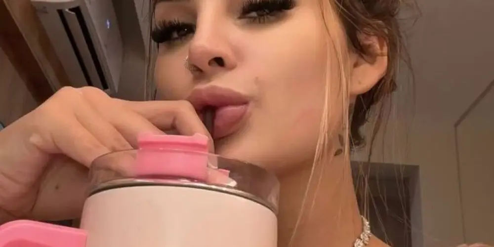 Imagem do grupo de WhatsApp 『 ⚜️𝐇𝐎𝐔𝐒𝐄 ★ 𝐕𝐈𝐏 ⚜️』