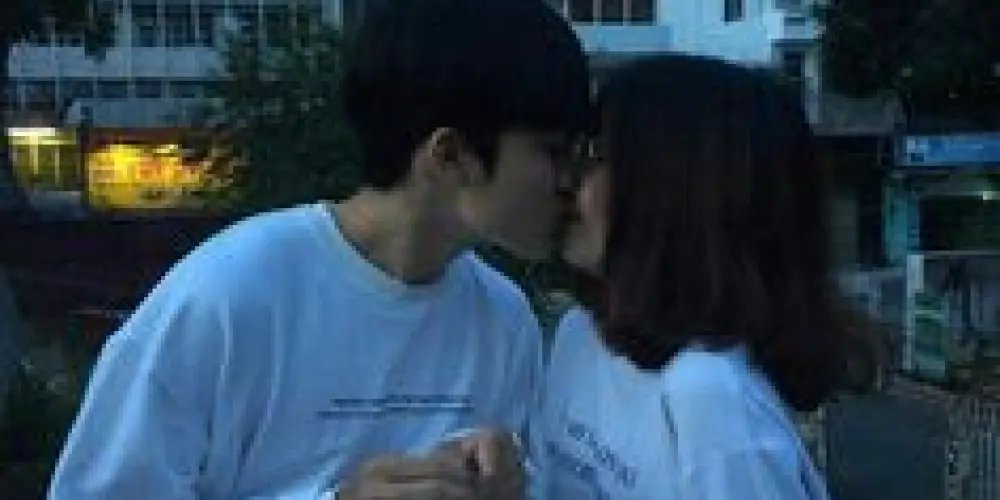 Imagem do grupo de WhatsApp ✨🍓꧁❤•༆𝑨𝑴𝑶𝑹 𝑺𝑬𝑴 𝑭𝑹𝑶𝑵𝑻𝑬𝑰𝑹𝑨𝑺༆•❤꧂🍓✨