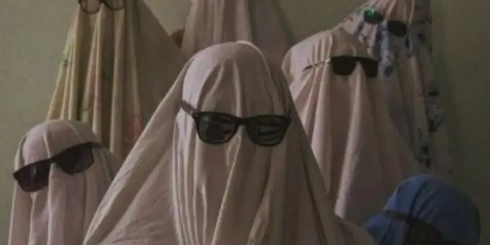 Imagem do grupo de WhatsApp 𝐎𝐒 𝐑𝐄𝐓𝐀𝐑𝐃𝐀𝐃𝐎𝐒 👻