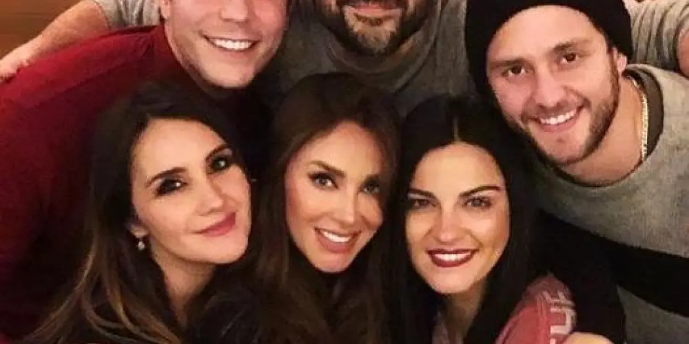 Imagem do grupo de WhatsApp 🌟✨ ❤️𝐑𝐁𝐃 & 𝐄𝐓𝐂...❤️✨🌟