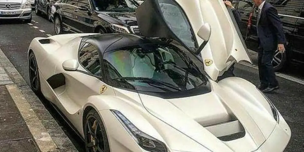 Imagem do grupo de WhatsApp 𝐂𝐀𝐑𝐑𝐎𝐒 𝐏𝐑𝐄𝐌𝐈𝐔𝐌