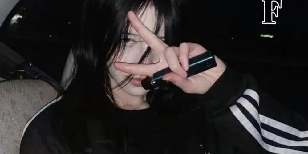 Imagem do grupo de WhatsApp 🌙𝐎𝐅𝐅 𝐂𝐇𝐀𝐓🌙