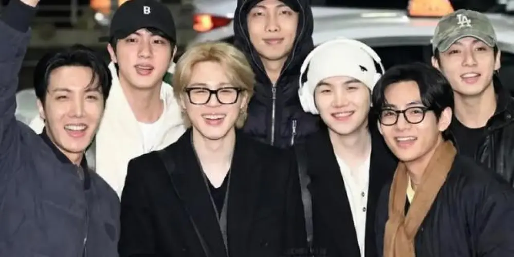 Imagem do grupo de WhatsApp 𝑩𝑻𝑺 𝑺𝒕𝒊𝒄𝒌𝒆𝒓𝒔💜