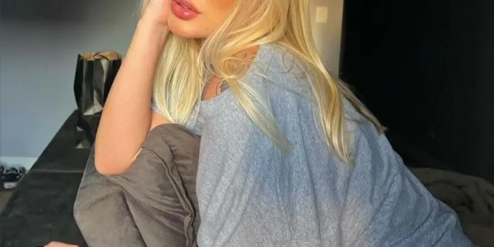 Imagem do grupo de WhatsApp 『 ⚜️ 𝐇𝐎𝐔𝐒𝐄 ★ 𝐕𝐈𝐏 ⚜️』