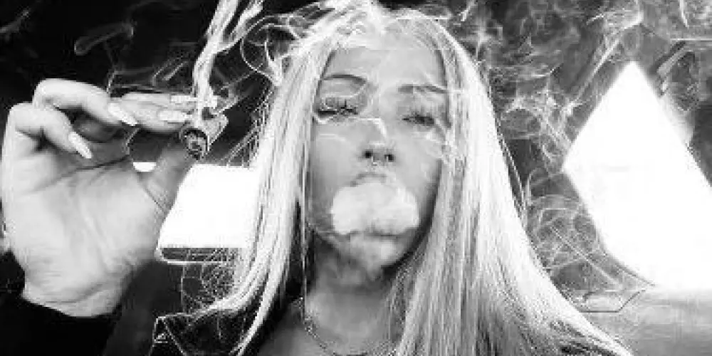 Imagem do grupo de WhatsApp ❝𝙉𝙤́𝙨 𝙚́ 𝙩𝙤𝙥! 𝙊 𝙧𝙚𝙨𝙩𝙤 𝙚́ 𝙨𝙪𝙩𝙞𝙖̃ ❞ 🌀