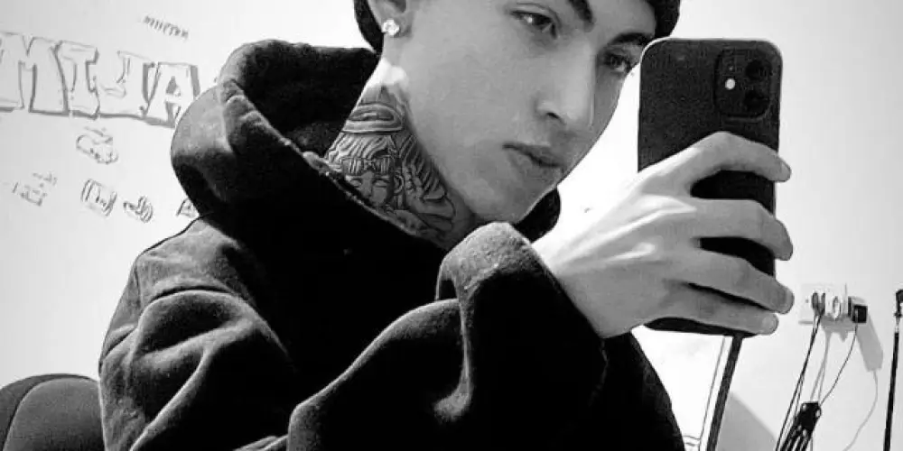 Imagem do grupo de WhatsApp 𝕬𝖒𝖎𝖌𝖚𝖎𝖓𝖍𝖔𝖘 𝖉𝖔 𝕲𝖍𝖔𝖘𝖙 𖤐