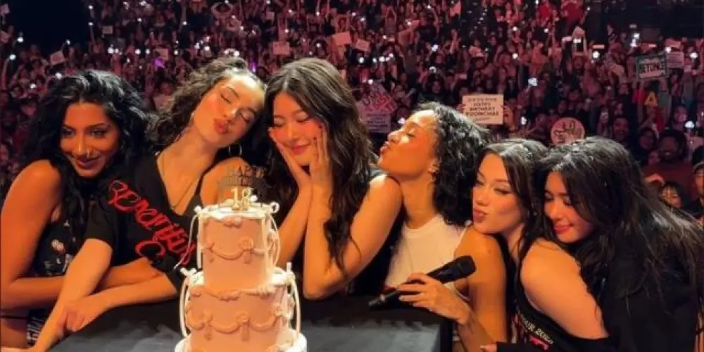 Imagem do grupo de WhatsApp 🎉 𝓕𝓪̃𝓼 𝓭𝓸 𝓴𝓪𝓽𝓼𝓮𝔂𝓮  🎂