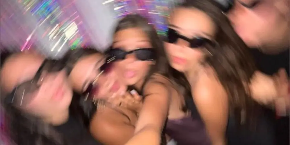 Imagem do grupo de WhatsApp 🪩 ⊹₊ 𝐺𝑖𝑟𝑙𝑠 𝑃𝑜𝑤𝑒𝑟𝑠 𝑒 𝐶𝐼𝐴 ₊⊹ 🎉