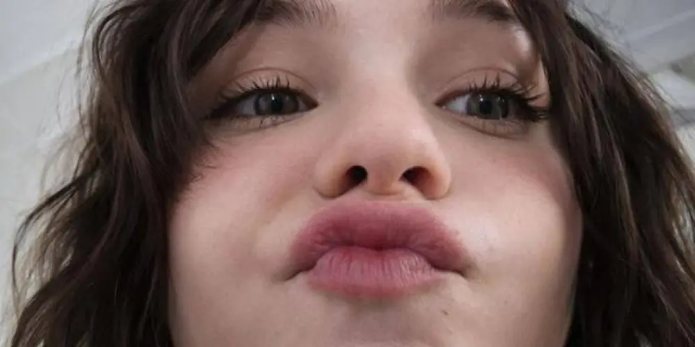 Imagem do grupo de WhatsApp 𝗔𝗠𝗔𝗭𝗜𝗡𝗚 𝗔𝗠𝗜𝗭𝗔𝗗𝗘𝗦 💋