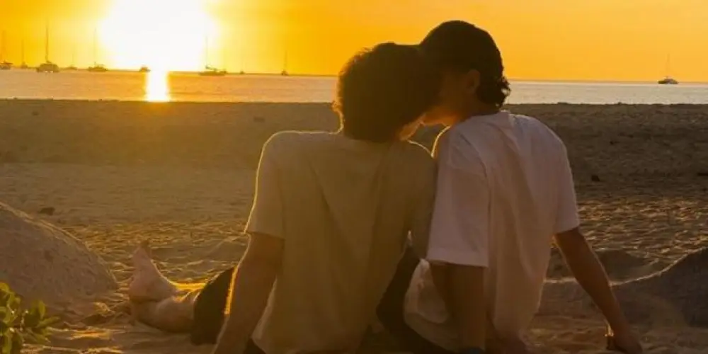 Imagem do grupo de WhatsApp 𝐺𝑎𝑦𝑠 𝐸𝑛𝑡𝑟𝑒 𝑁𝑎𝑚𝑜𝑟𝑜 & 𝐴𝑚𝑖𝑧𝑎𝑑𝑒🧡🏳️‍🌈✨