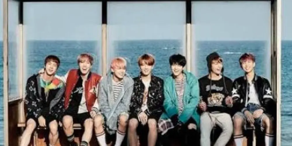 Imagem do grupo de WhatsApp ♡𝔉𝔯𝔞𝔰𝔢𝔰 𝔡𝔬𝔰 𝕴𝖉𝖔𝖑𝖘 𝔡𝔢 𝔎-𝔓𝔬𝔭 :･ﾟ✧:･ﾟ