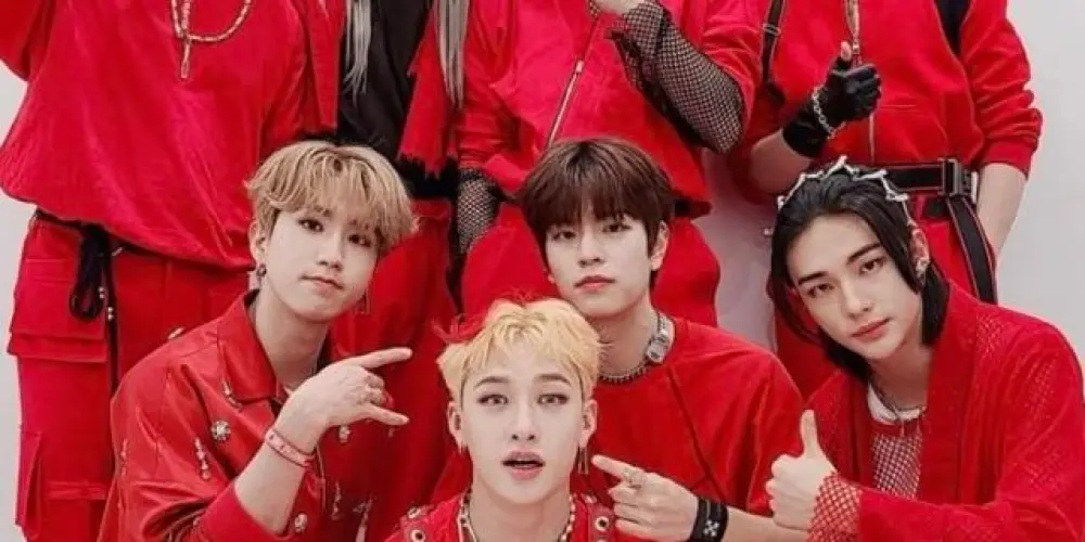 Imagem do grupo de WhatsApp 𝑺𝒕𝒂𝒚𝒔 𝒅𝒐 𝒔𝒌𝒛 🫰❤️