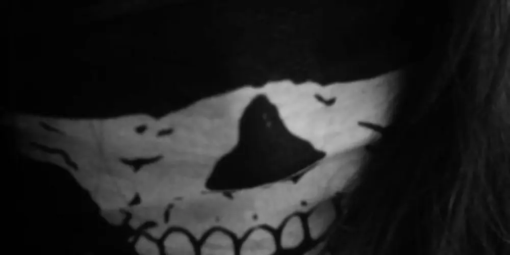 Imagem do grupo de WhatsApp 『𝐂𝐇𝐀𝐓 𝐈𝐑𝐎̂𝐍𝐈𝐂𝐎』🖤