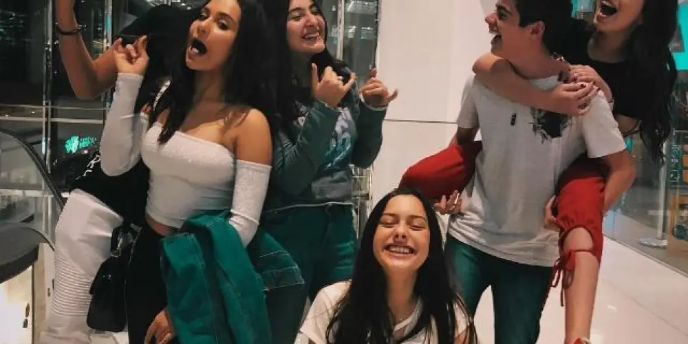 Imagem do grupo de WhatsApp ♡ 𝕒𝕞𝕚𝕫𝕒𝕕𝕖𝕤 𝕧𝕚𝕣𝕥𝕦𝕒𝕚𝕤  ♡📱🛜❤️