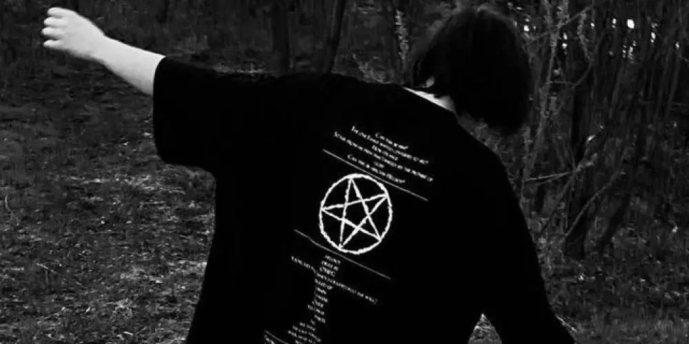 Imagem do grupo de WhatsApp 𝘊𝘏𝘈𝘛 𝘓𝘖𝘙𝘋 •🦇