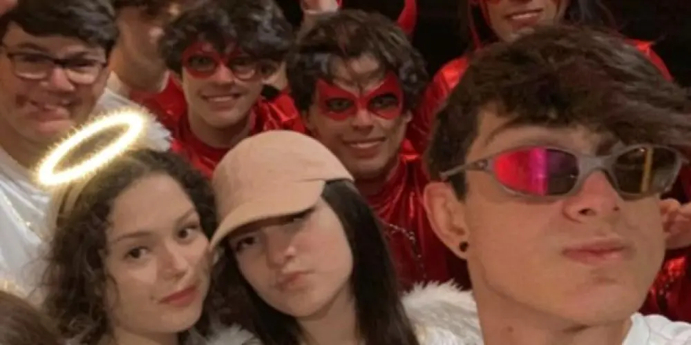 Imagem do grupo de WhatsApp 𝕳𝖊𝖑𝖑𝖘 𝕬𝖓𝖌𝖊𝖑𝖘 🔥♦️
