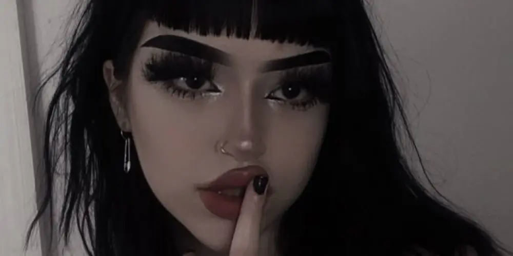 Imagem do grupo de WhatsApp 🌹 𝑂𝑢𝑟 𝐿𝑖𝑡𝑡𝑙𝑒 𝑊𝑜𝑟𝑙𝑑 🌹