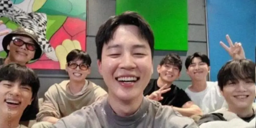 Imagem do grupo de WhatsApp 💜𝕸𝖆𝖌𝖎𝖈 𝖘𝖍𝖔𝖕 ⟭⟬⁷💜