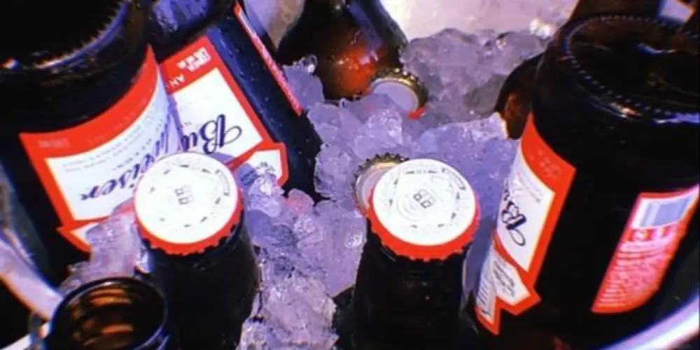 Imagem do grupo de WhatsApp 🥃❤️ Aᴍɪᴢᴀᴅᴇ ᴅᴇ Mɪʟʜᴏ̃ᴇs ❤️🥃