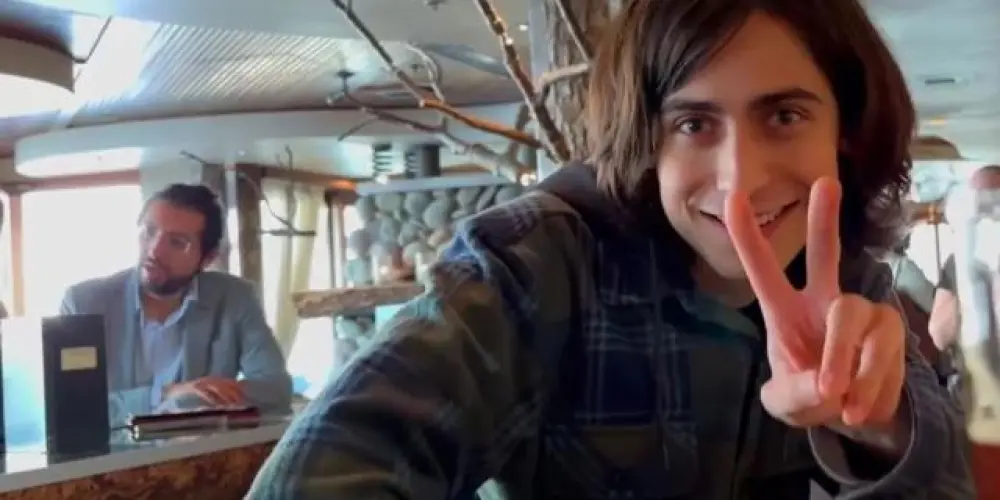 Imagem do grupo de WhatsApp Aidan Gallagher  e suas fãs 😍🤭