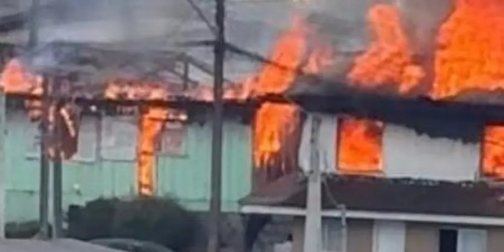 Imagem do grupo de WhatsApp Ajuda para familias de 4 casas que Pegou Fogo.