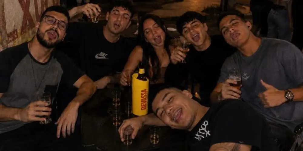 Imagem do grupo de WhatsApp alcoólatras anônimos🍻