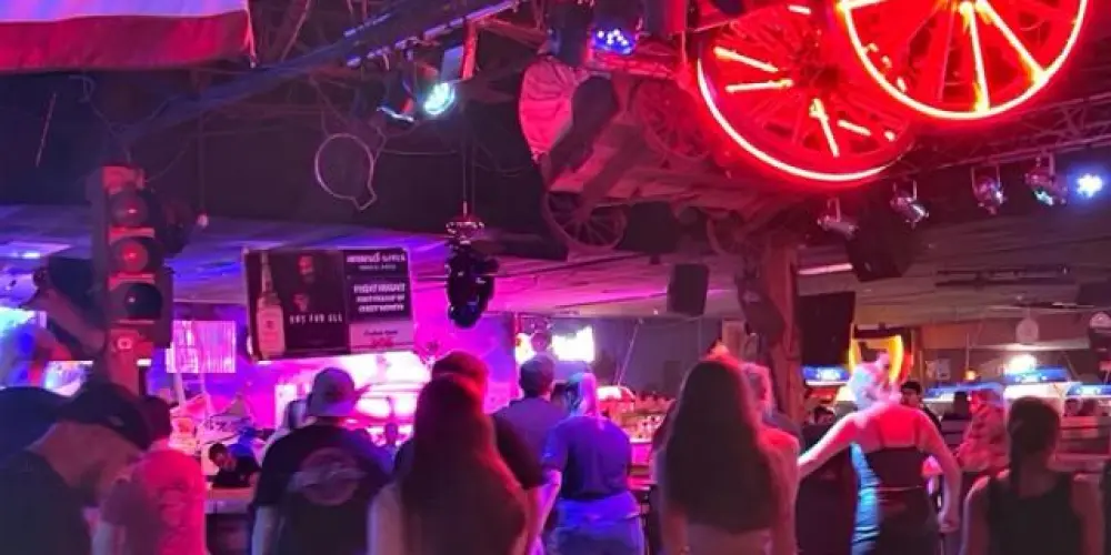 Imagem do grupo de WhatsApp Amigos e namorada