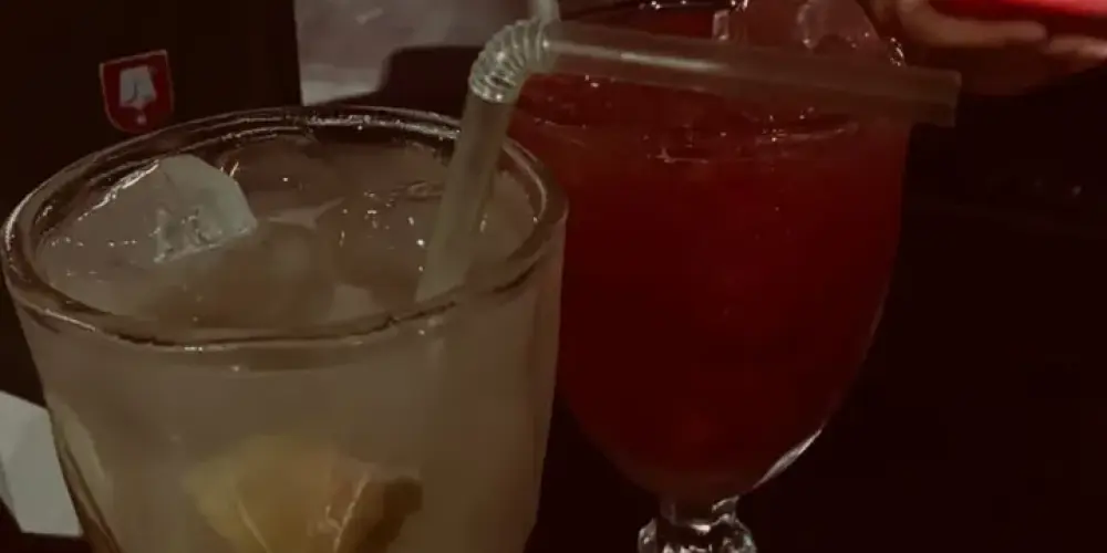 Imagem do grupo de WhatsApp Amizades🤫😝😝